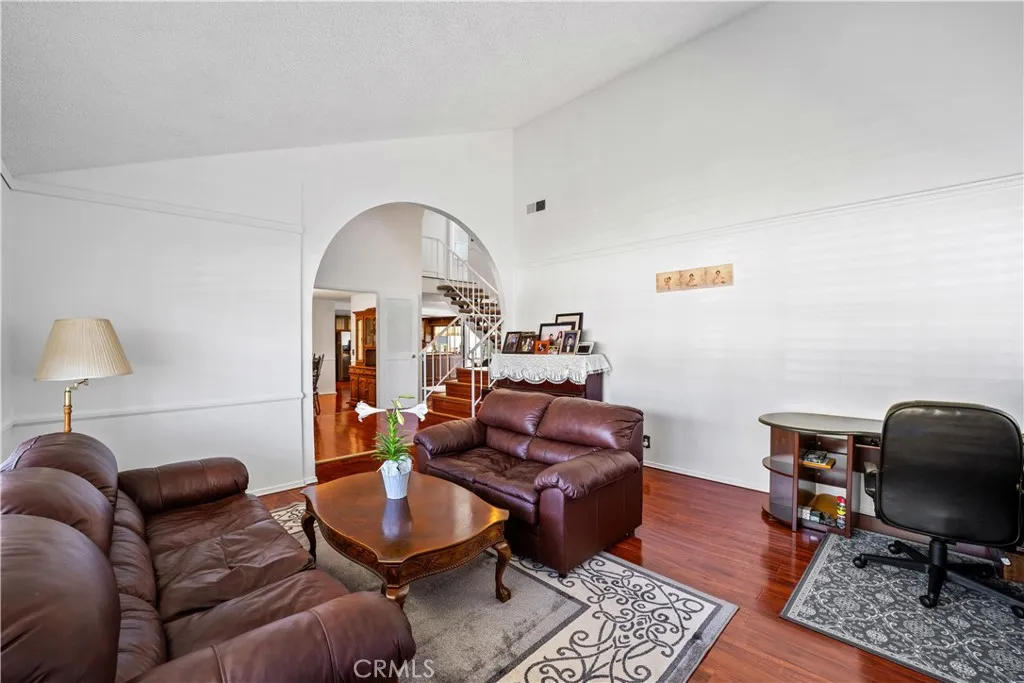 284 Larcom Street