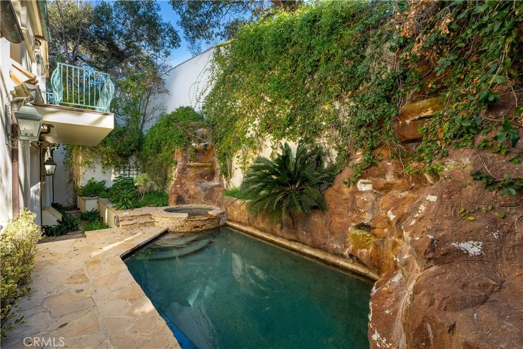 476 Upper Lake Road