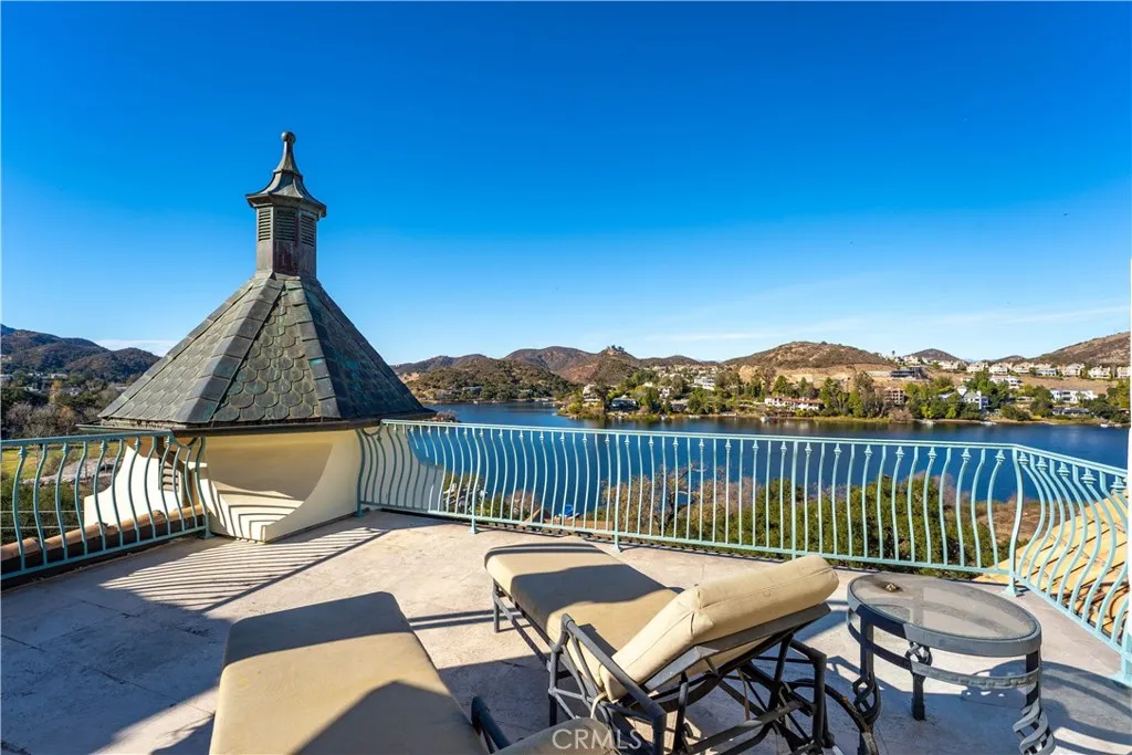 476 Upper Lake Road