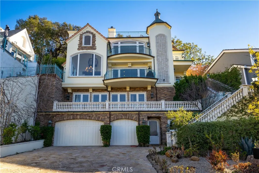 476 Upper Lake Road