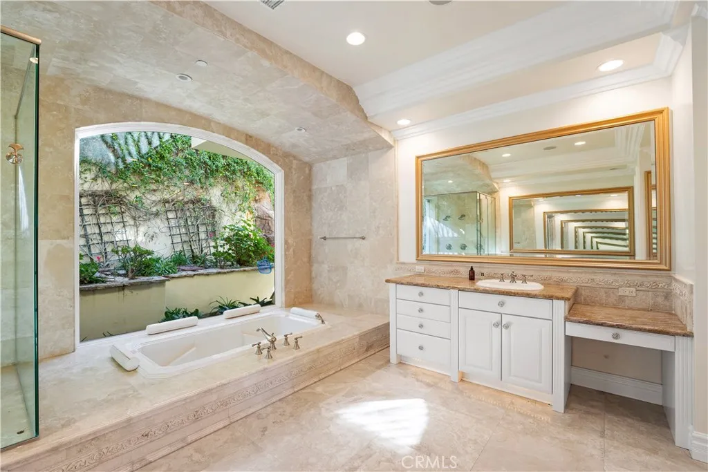 476 Upper Lake Road