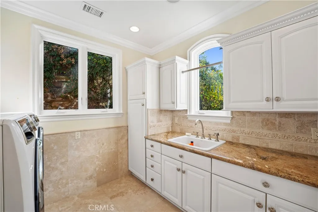 476 Upper Lake Road
