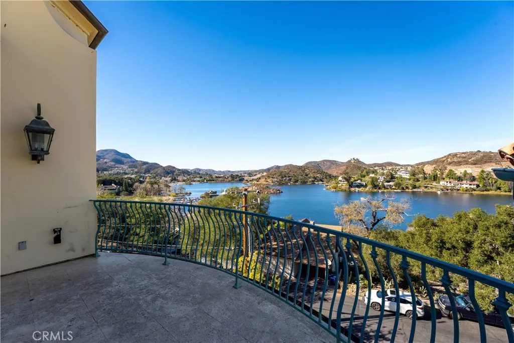 476 Upper Lake Road