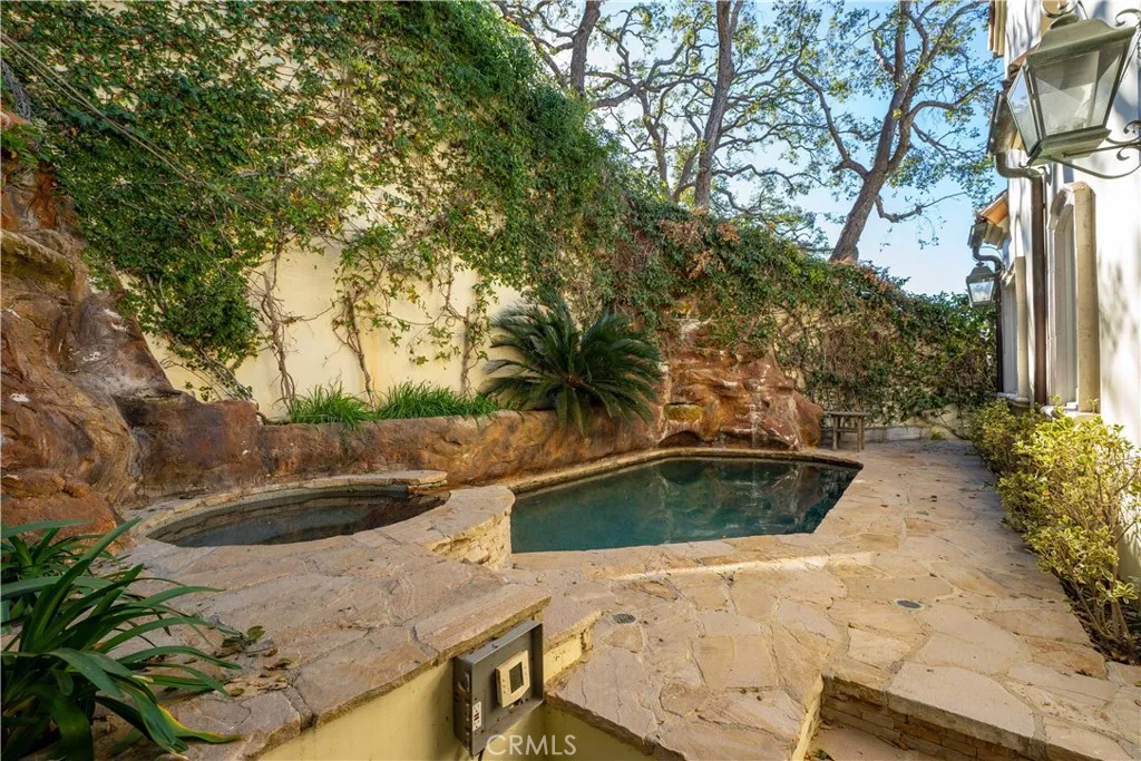 476 Upper Lake Road