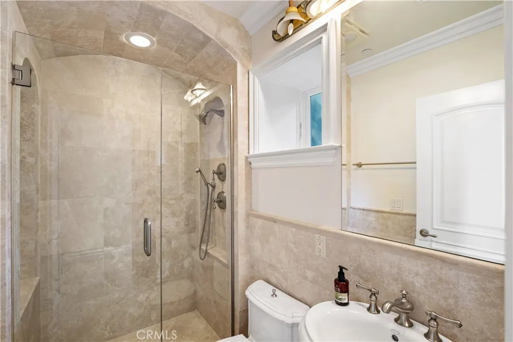 476 Upper Lake Road