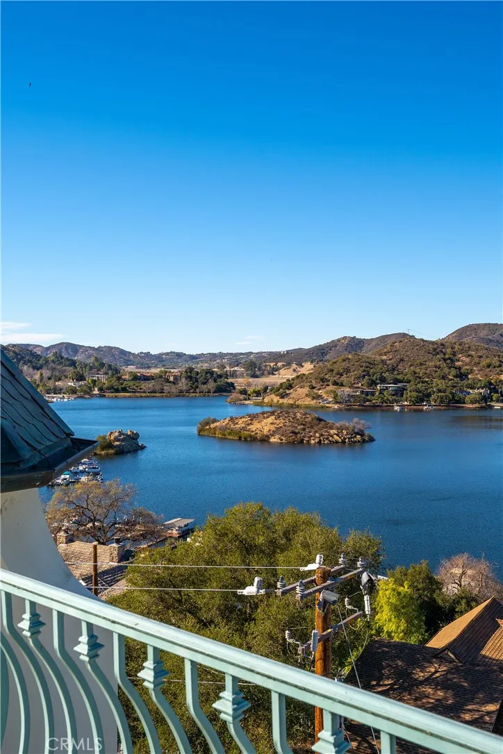 476 Upper Lake Road