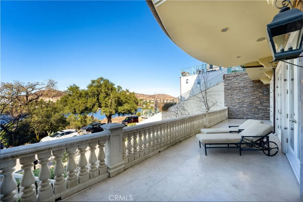 476 Upper Lake Road
