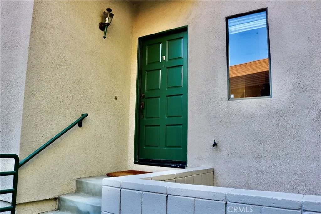 1151 Pine Unit: B
