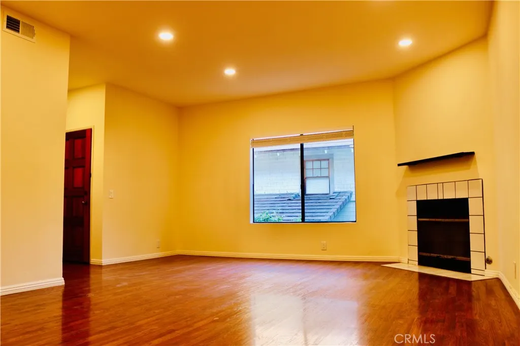 1151 Pine Unit: B