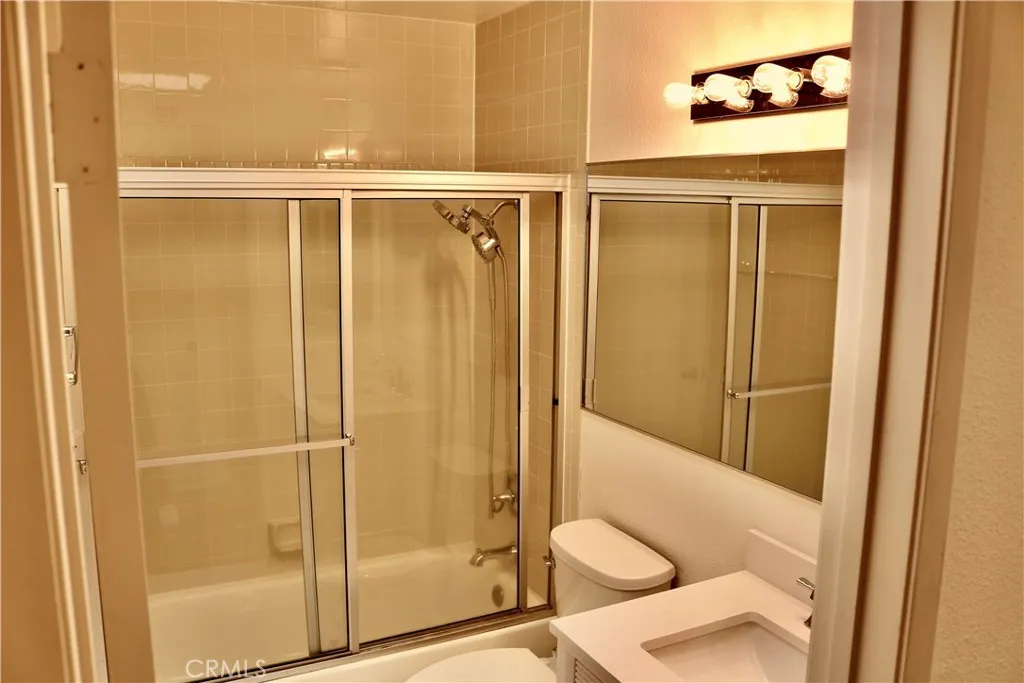 1151 Pine Unit: B