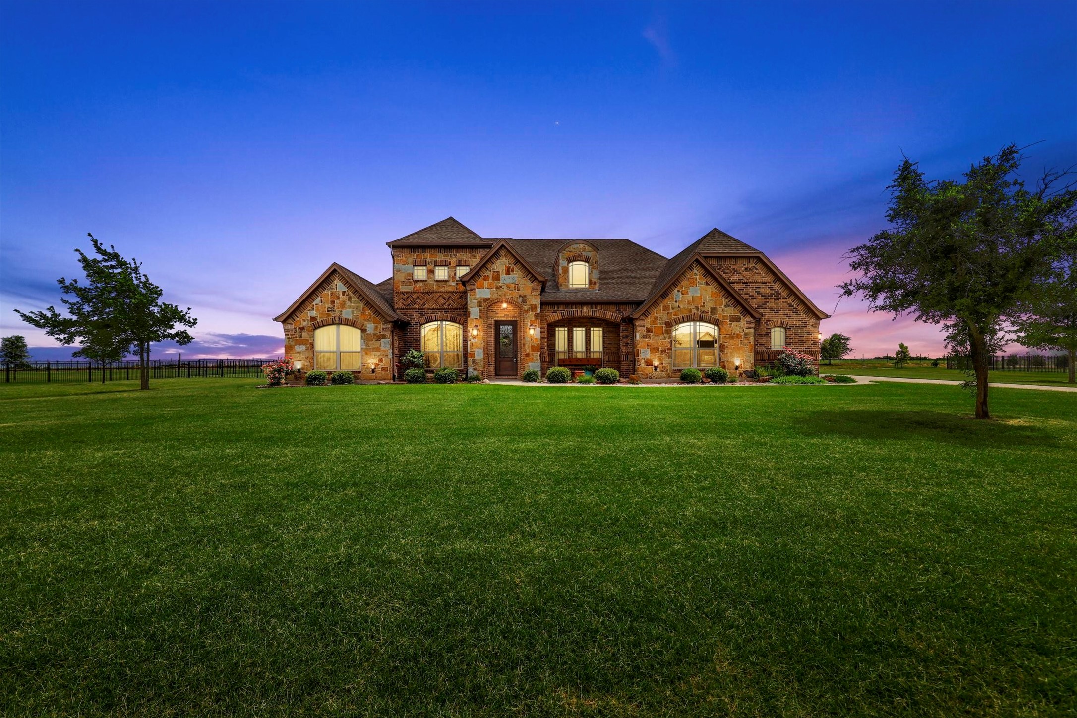 8613 Tuscan Way
