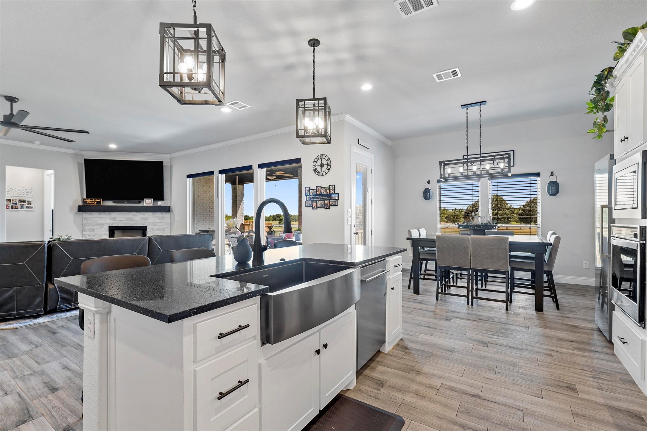 1337 Crown Valley Drive