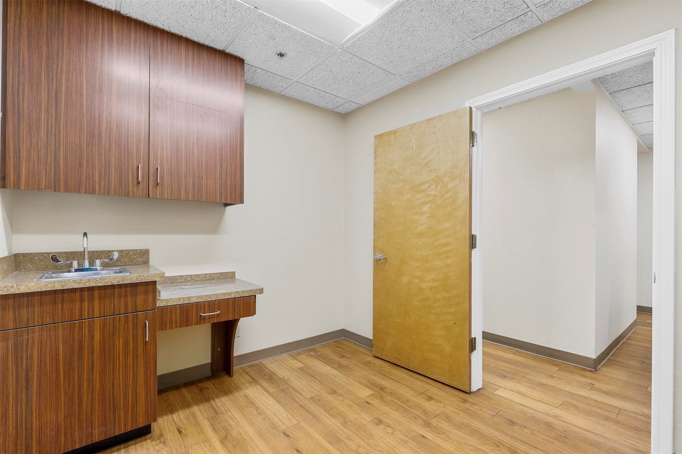 11801 South Freeway Unit: 334