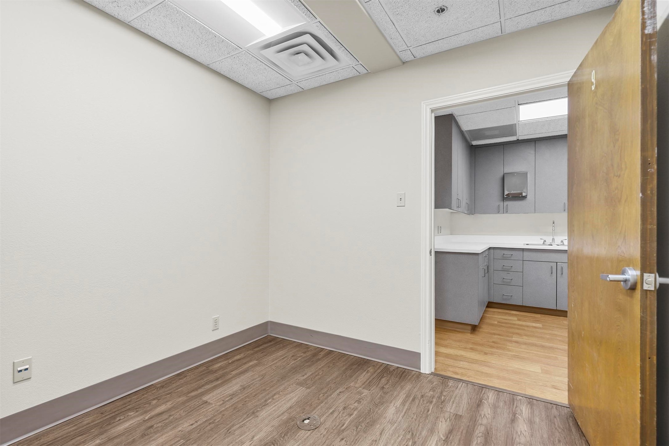 11801 South Freeway Unit: 334