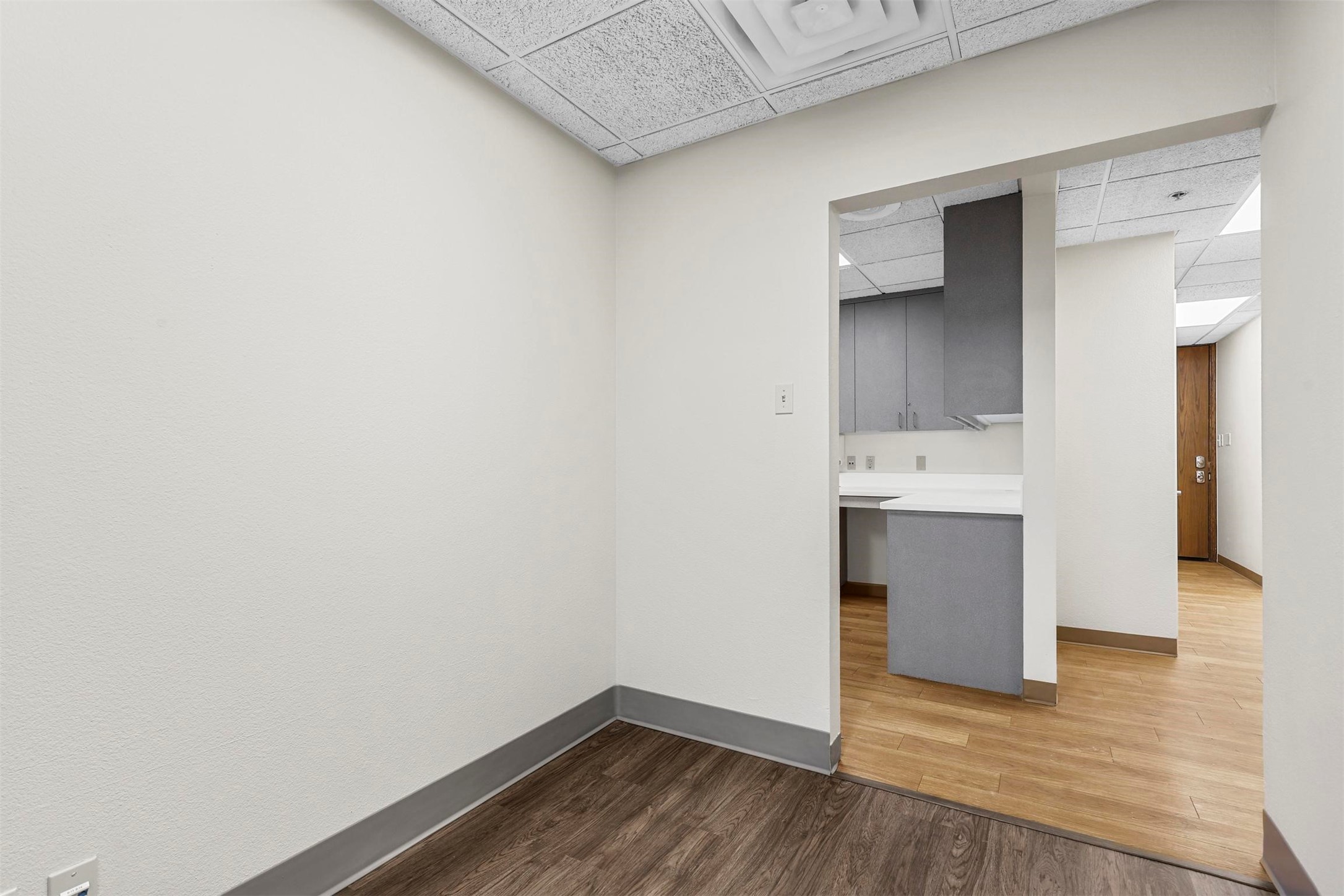 11801 South Freeway Unit: 334