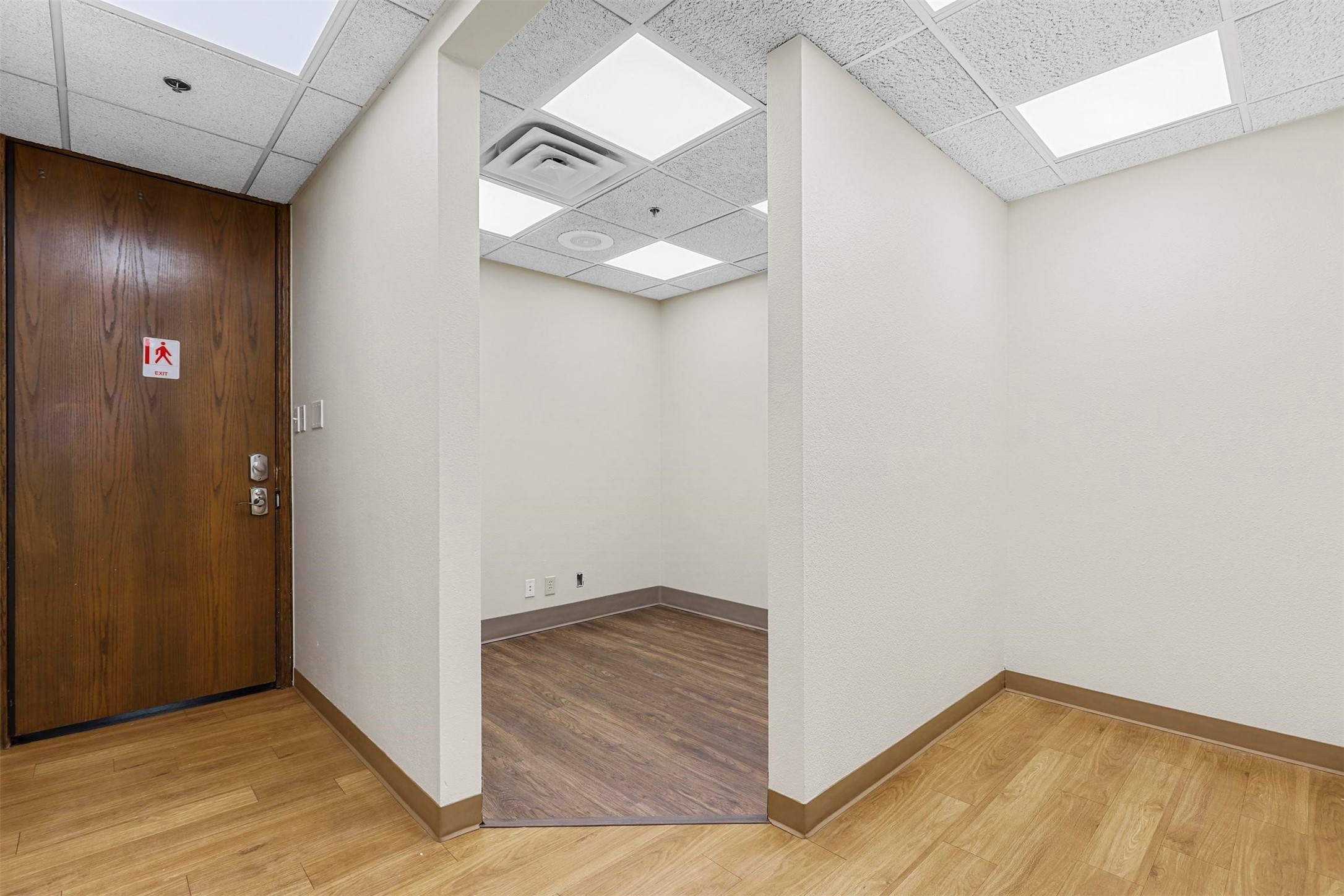 11801 South Freeway Unit: 334