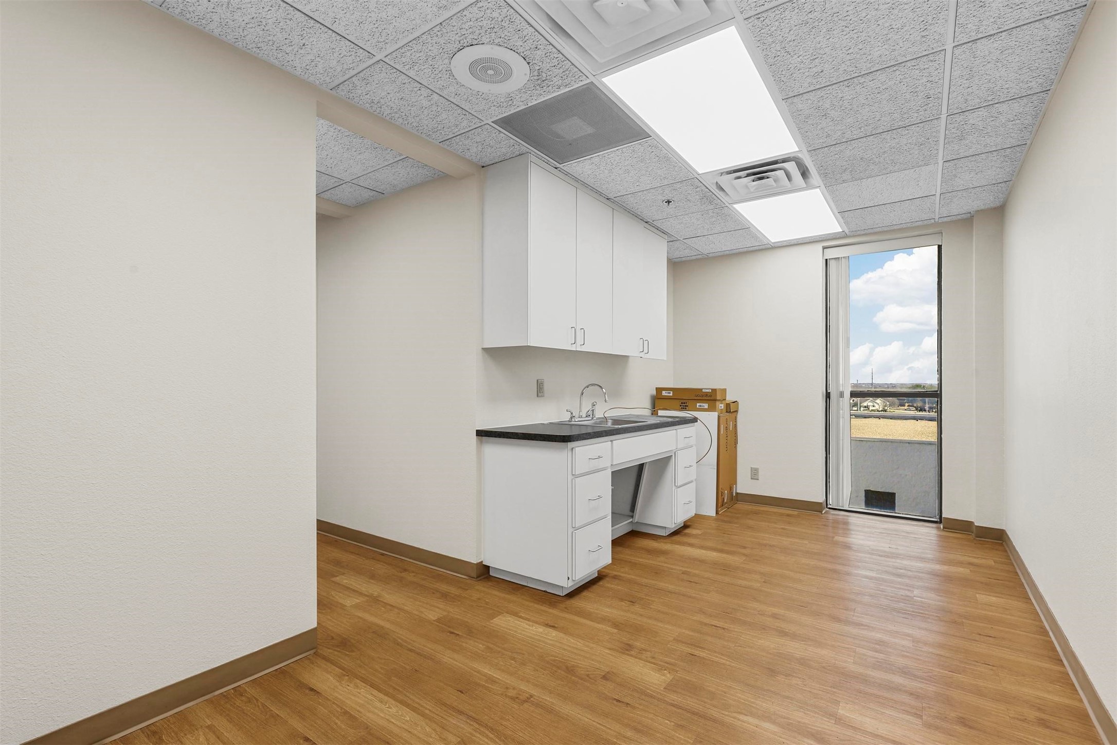 11801 South Freeway Unit: 334