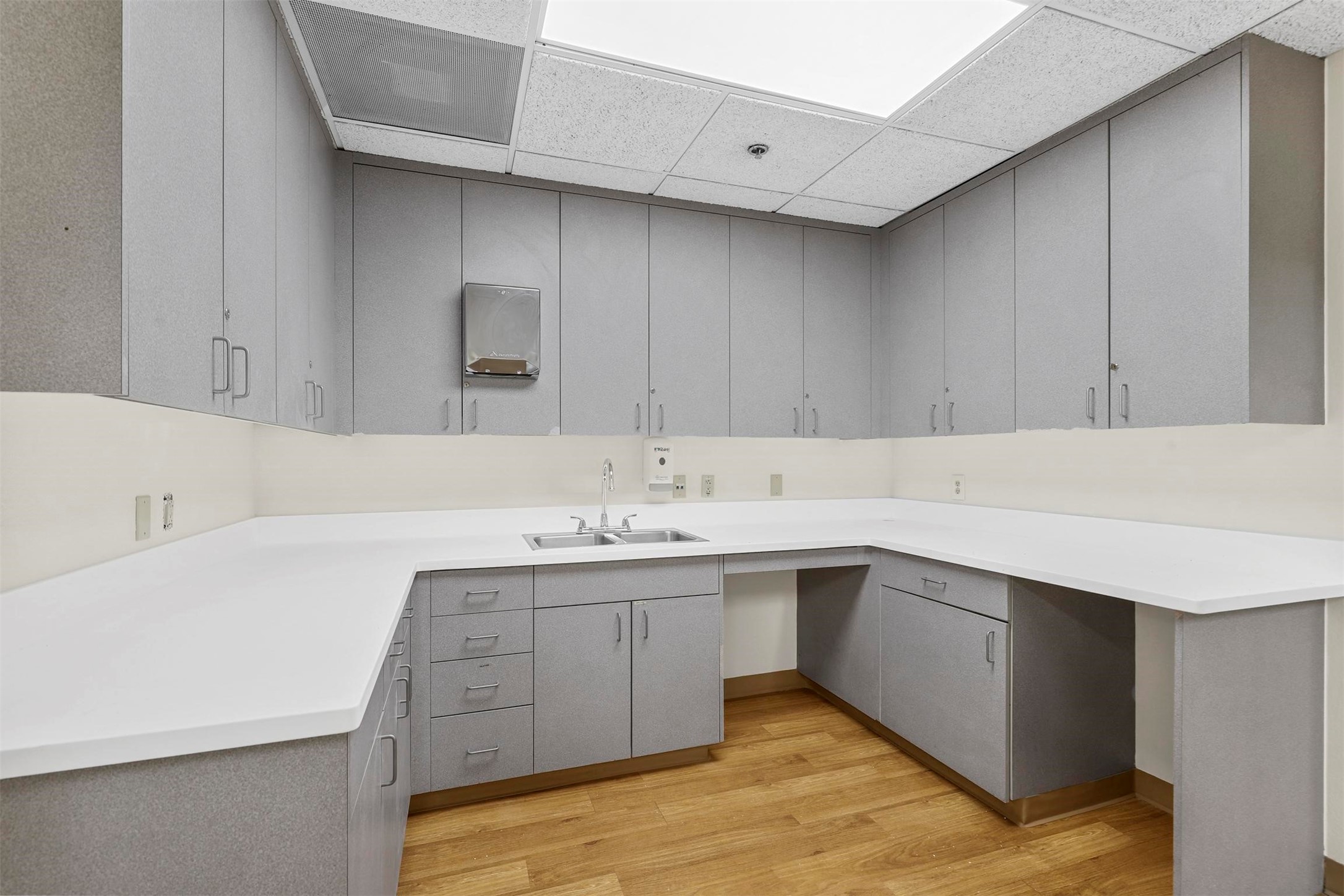 11801 South Freeway Unit: 334