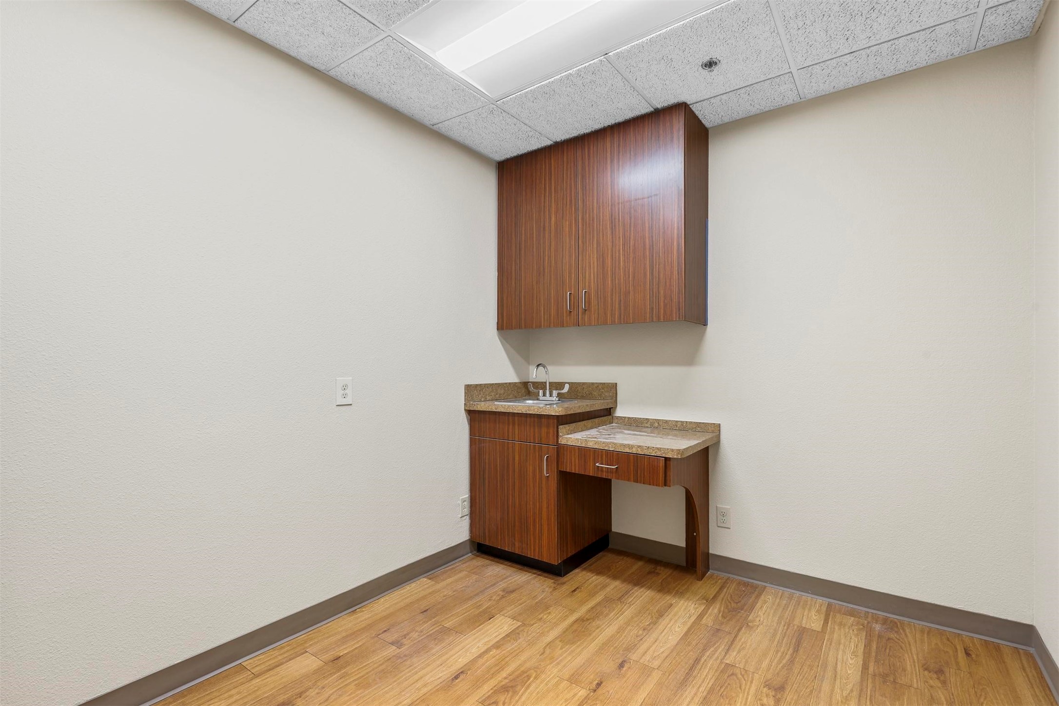 11801 South Freeway Unit: 334