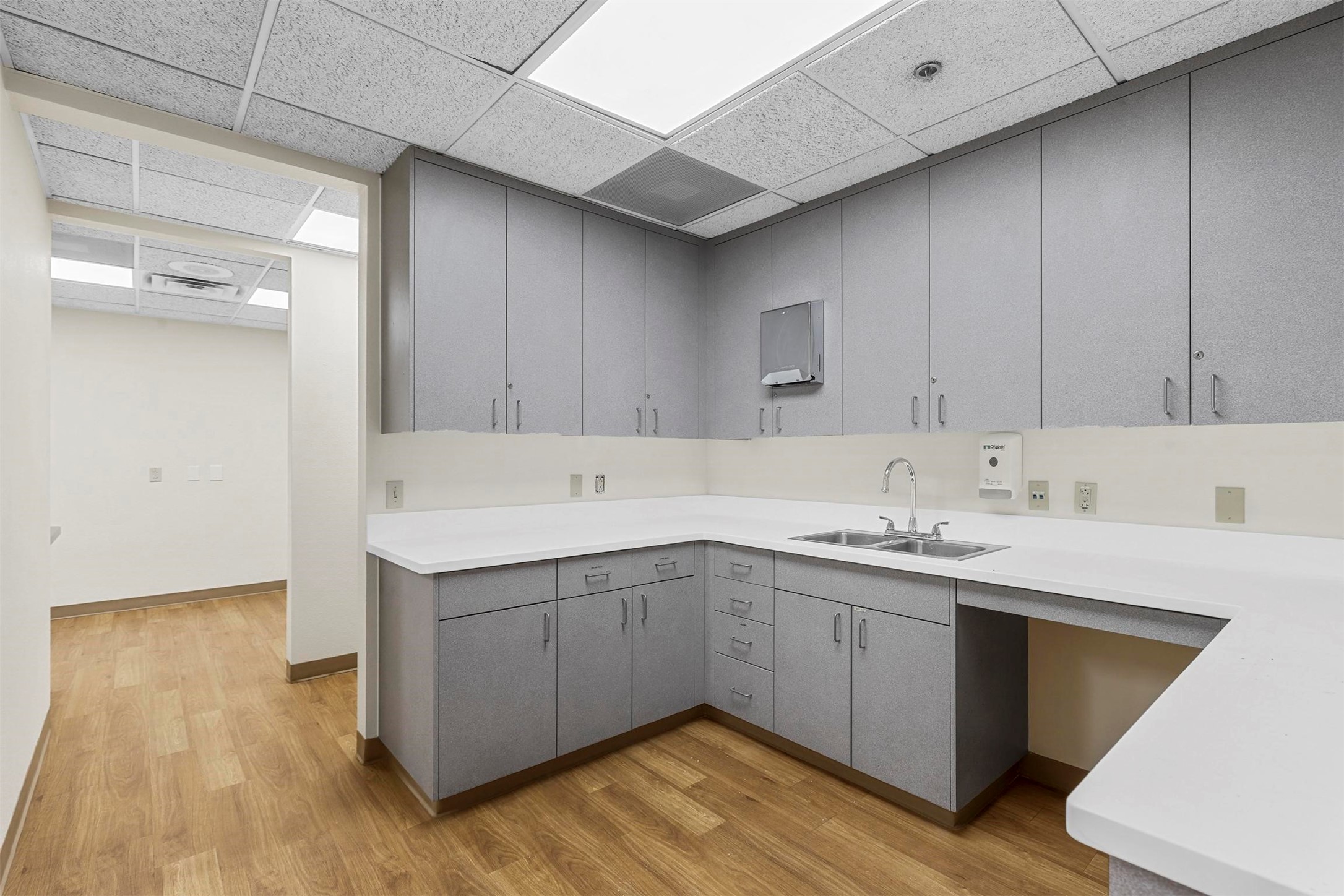 11801 South Freeway Unit: 334