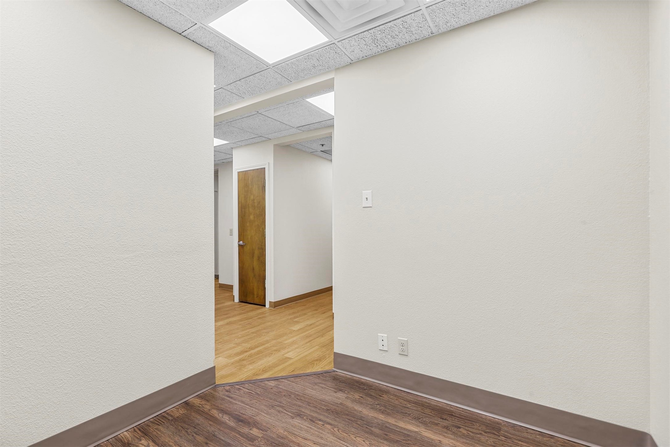 11801 South Freeway Unit: 334