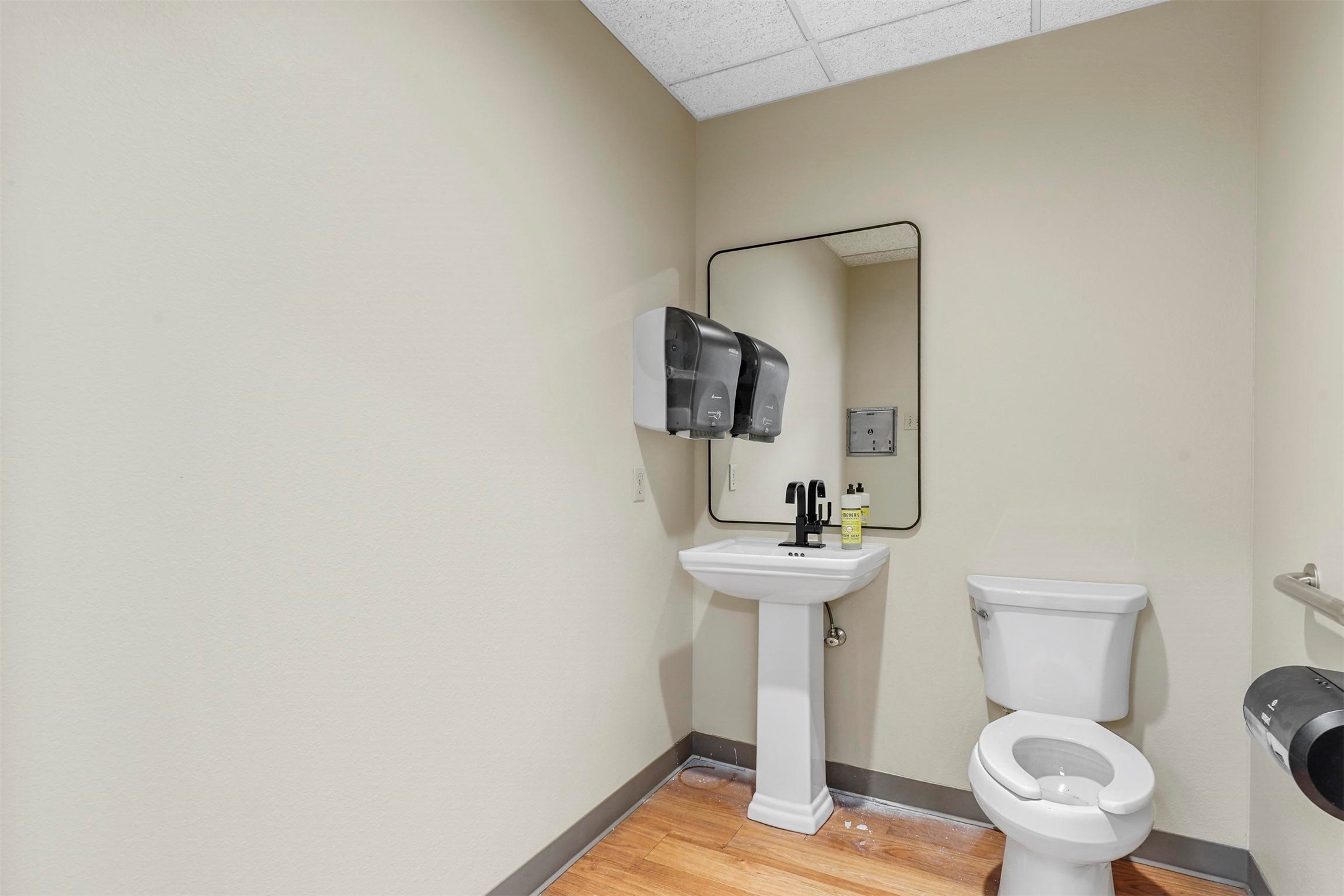 11801 South Freeway Unit: 330