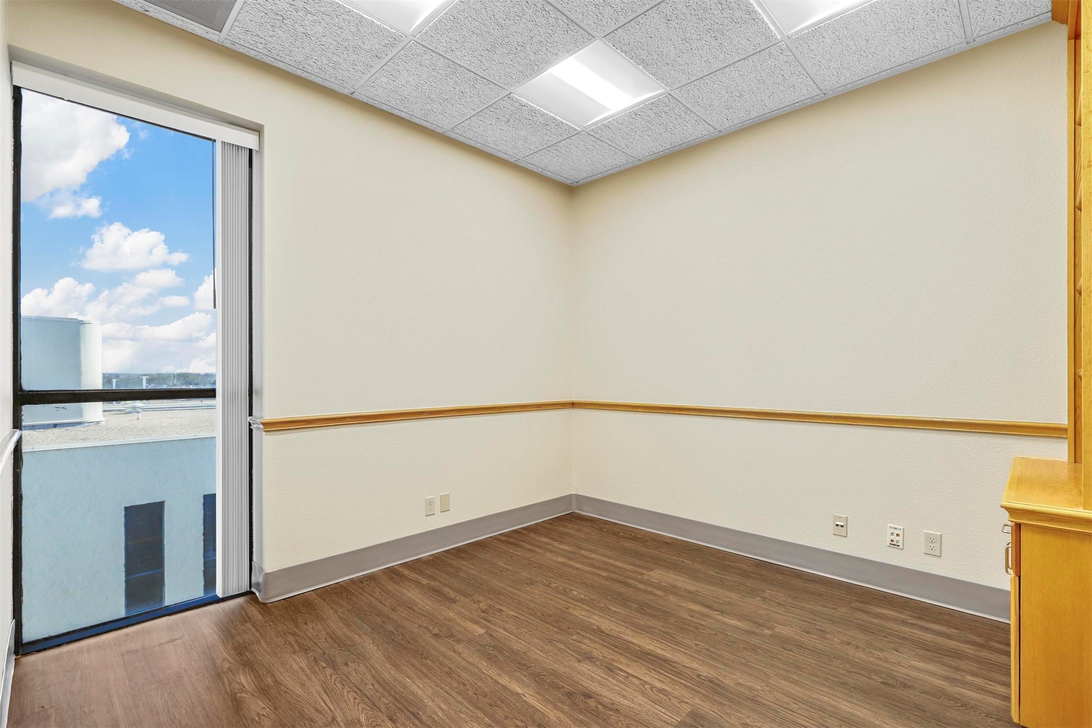 11801 South Freeway Unit: 330