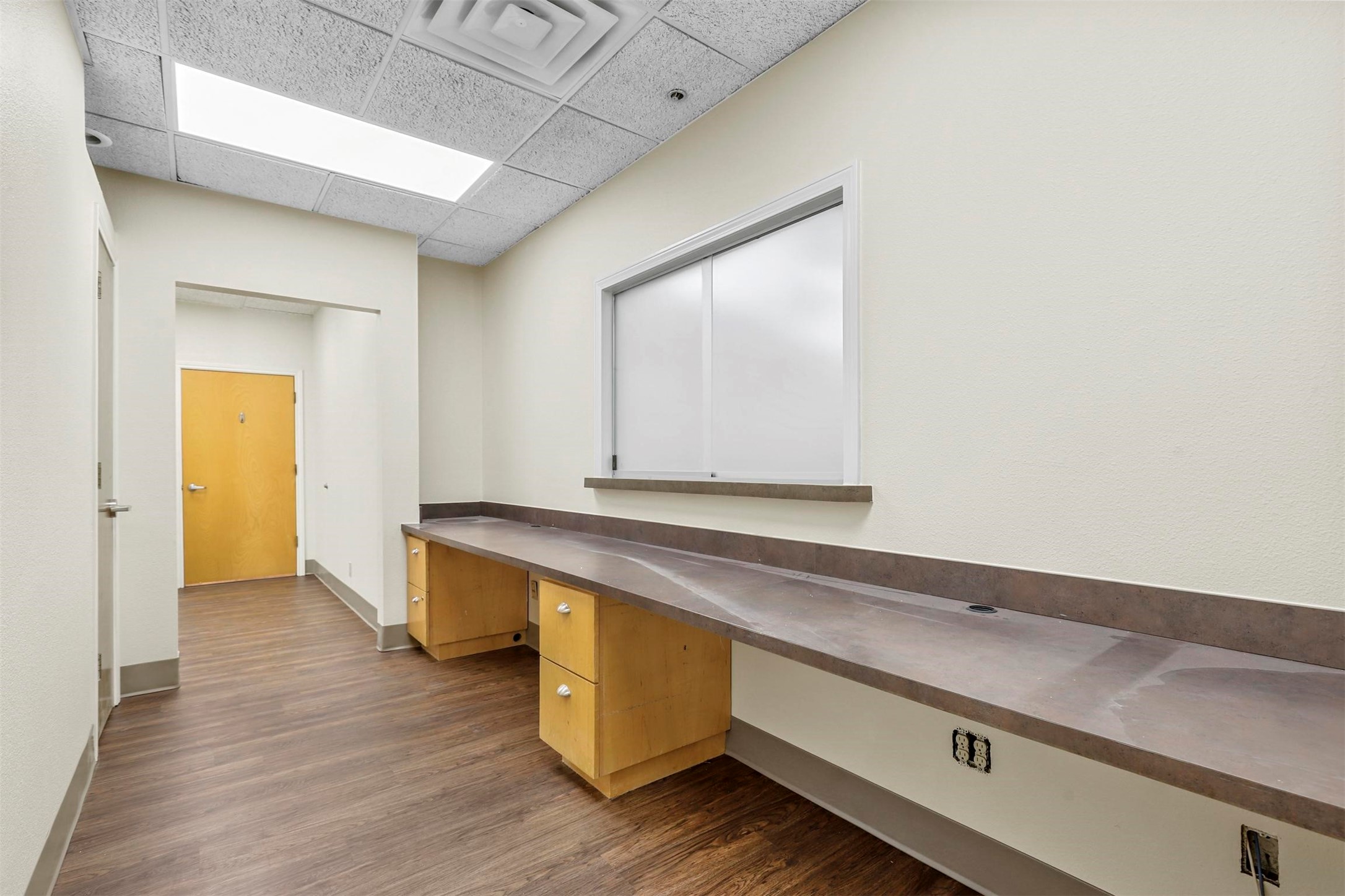 11801 South Freeway Unit: 330