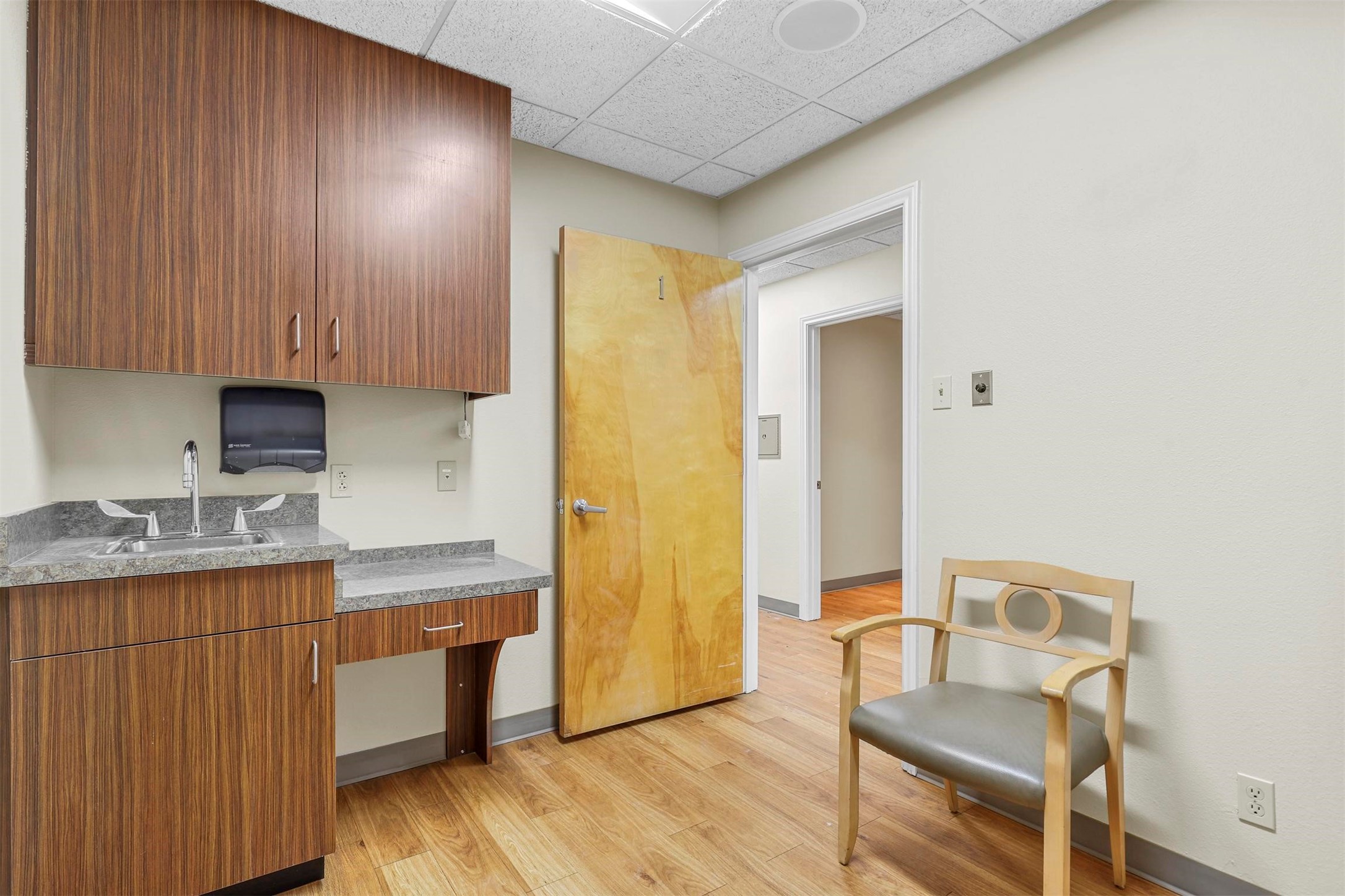 11801 South Freeway Unit: 330