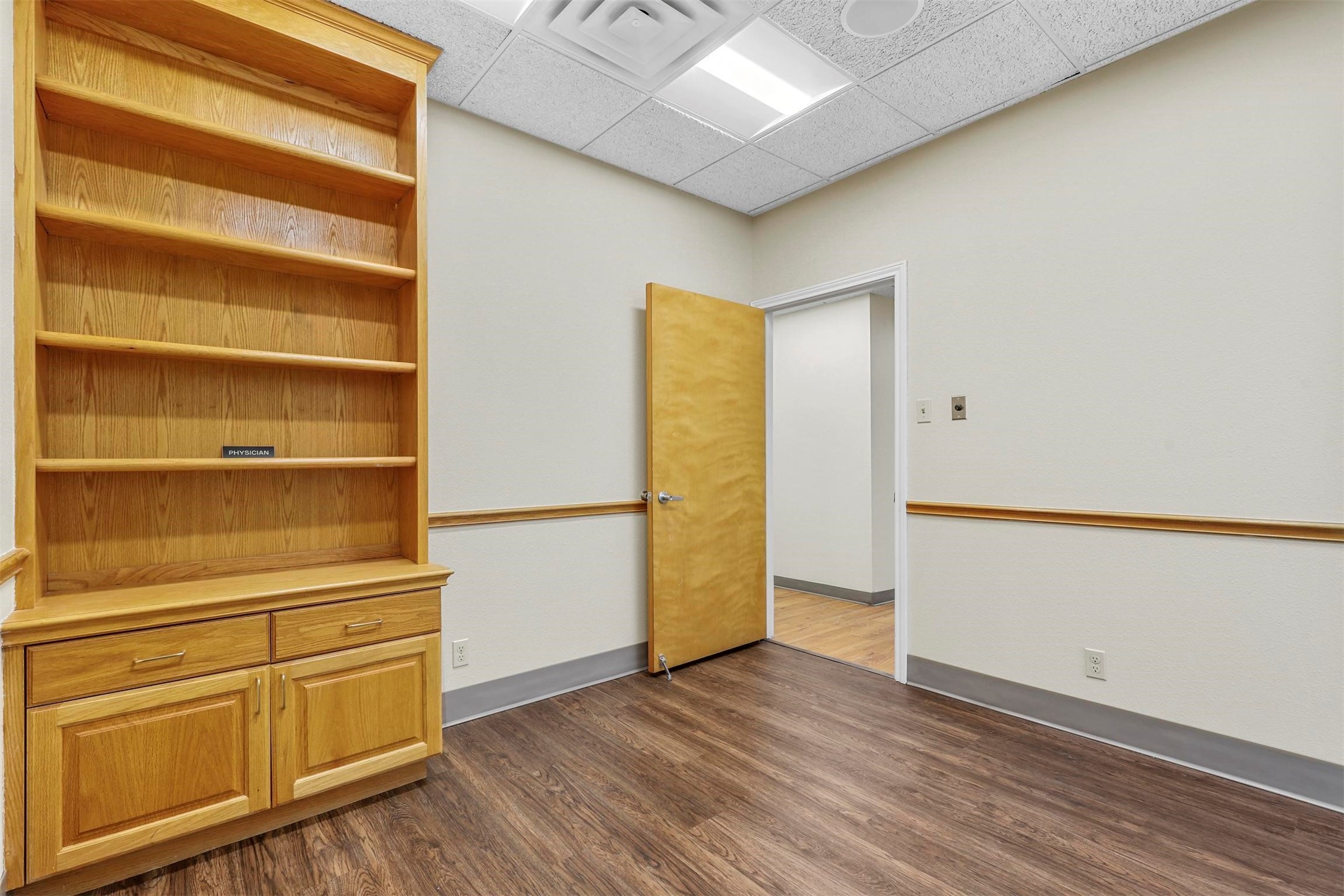 11801 South Freeway Unit: 330