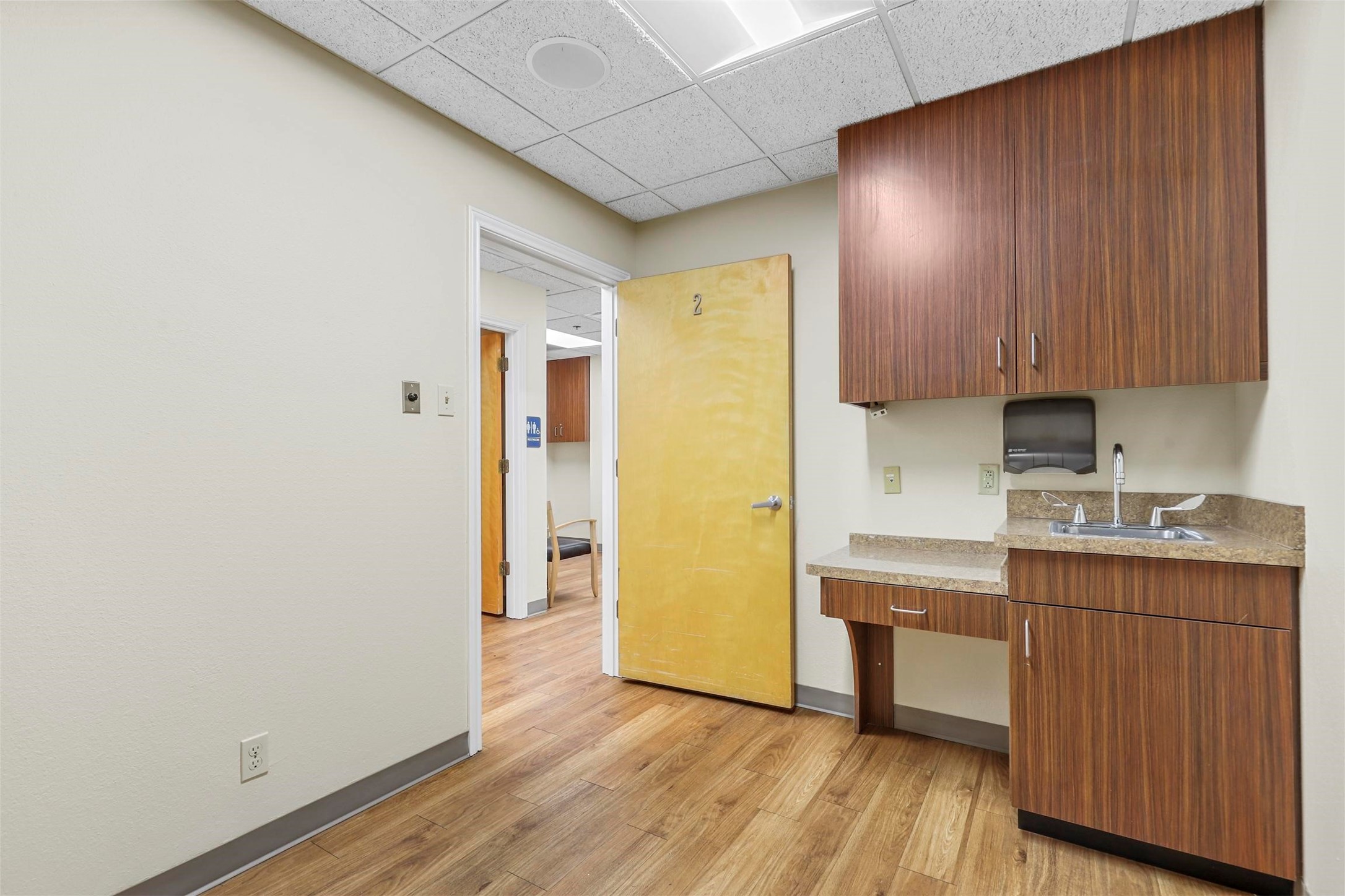 11801 South Freeway Unit: 330