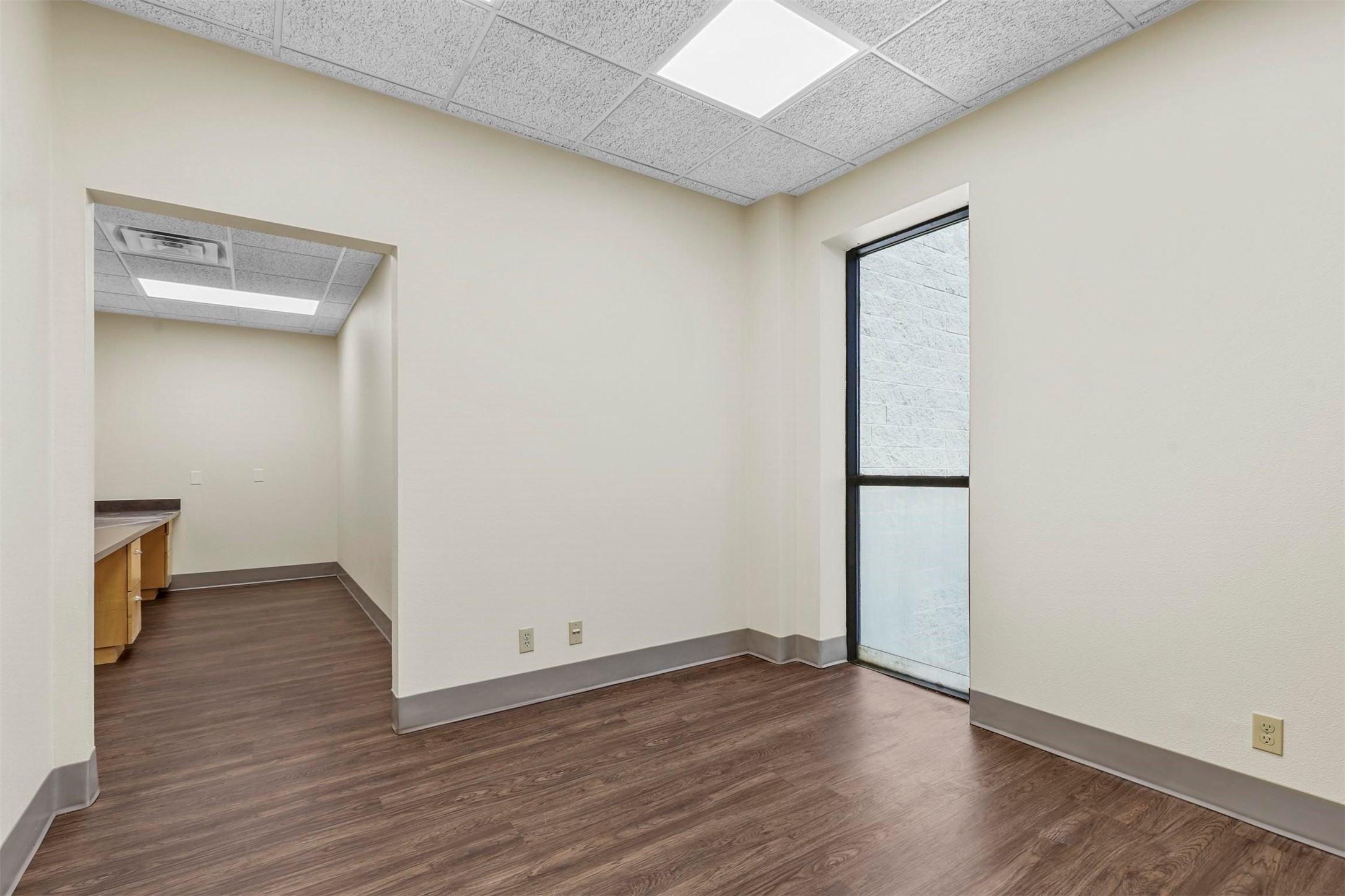 11801 South Freeway Unit: 330