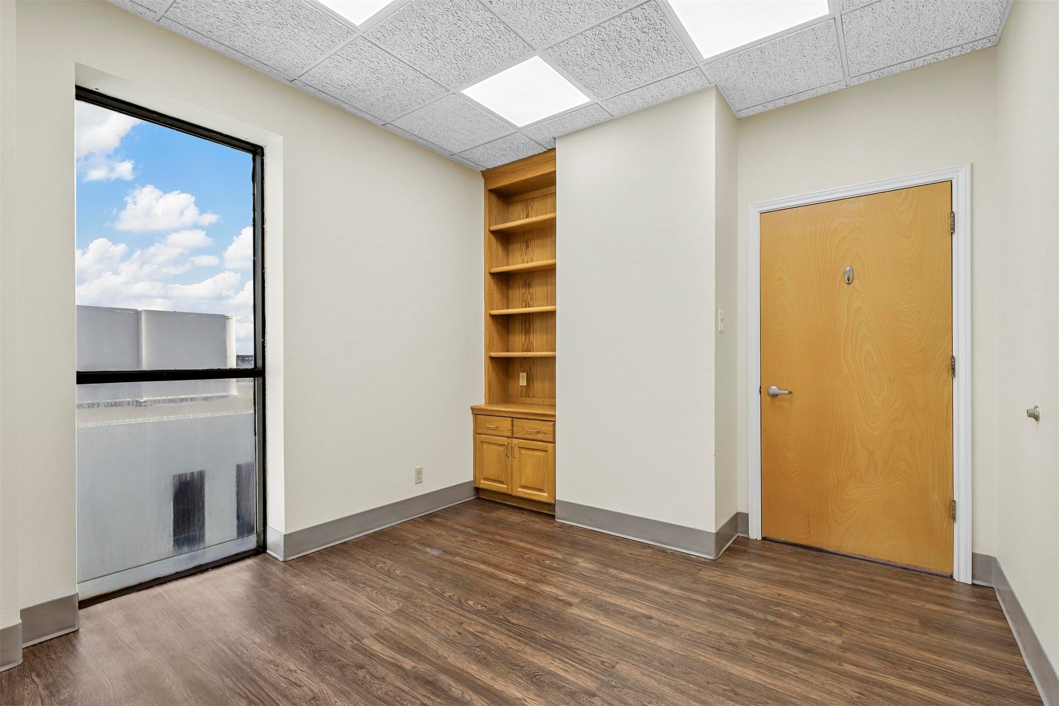 11801 South Freeway Unit: 330