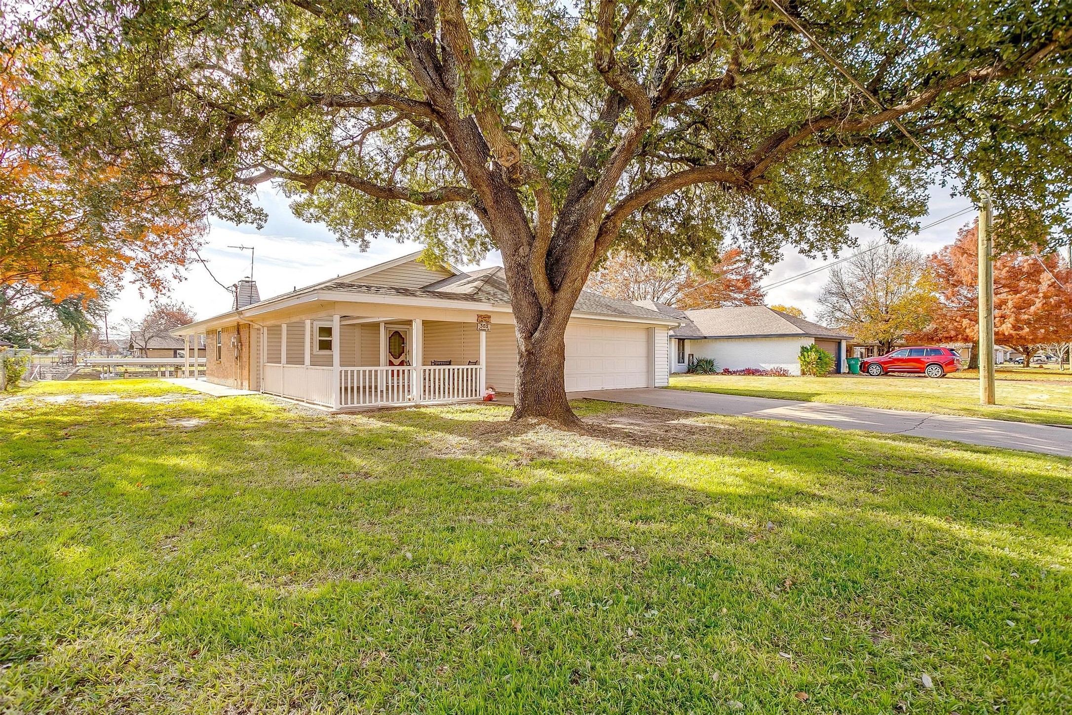 305 Bahama Court