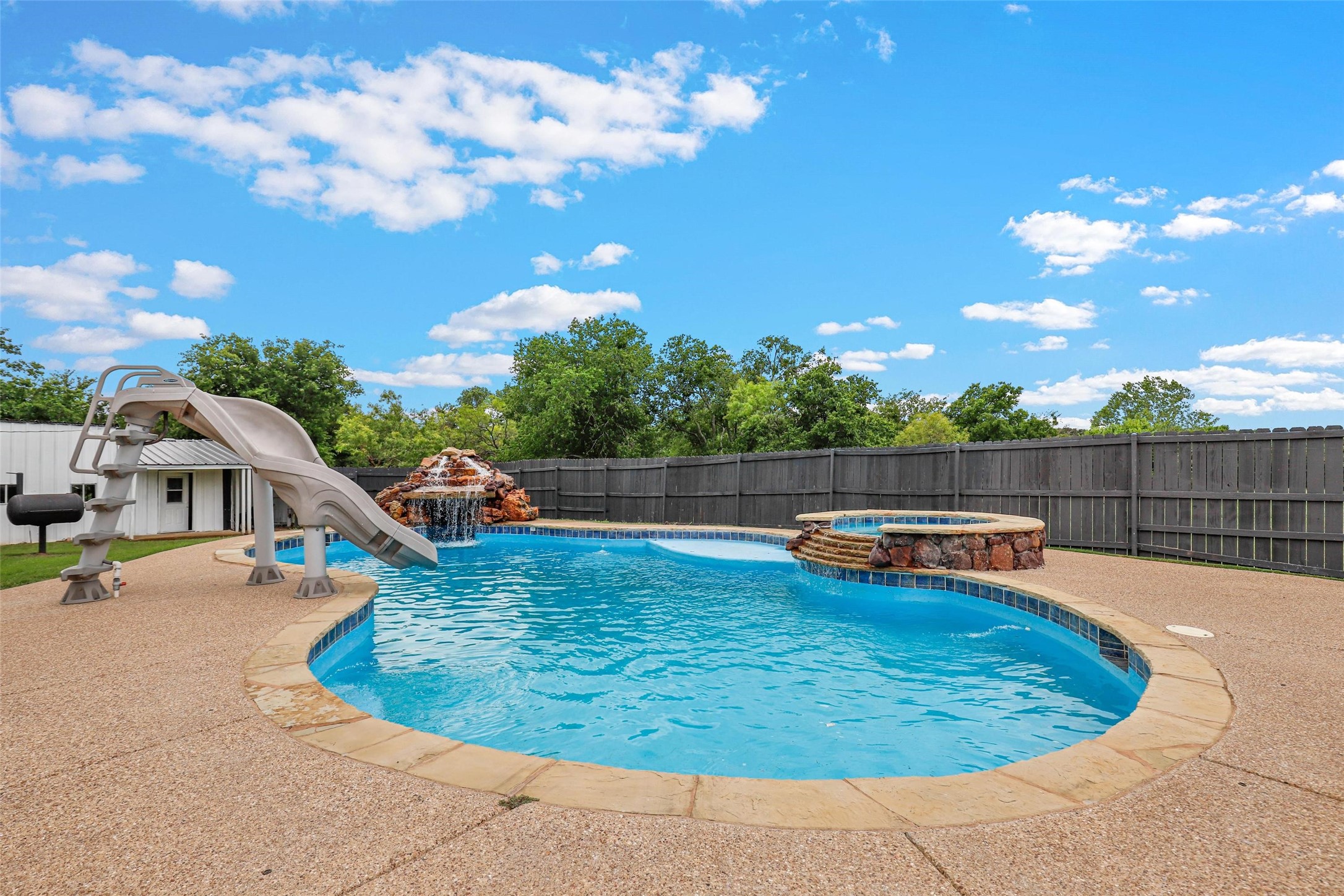 2608 Emerald Forest Drive