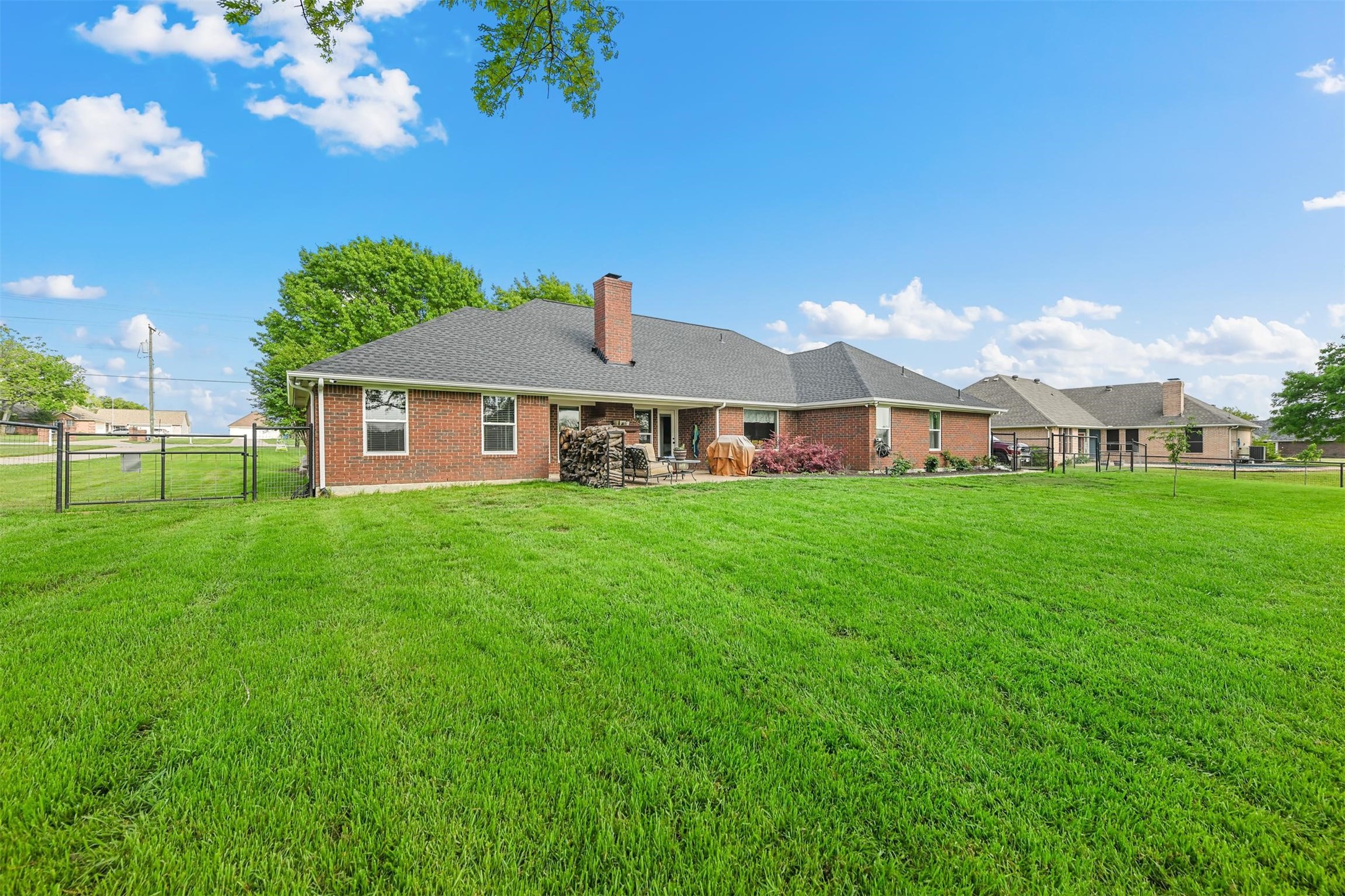 1100 W Cleburne Road