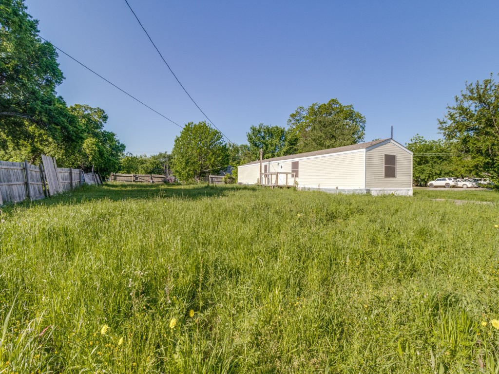 105 N Commerce Street