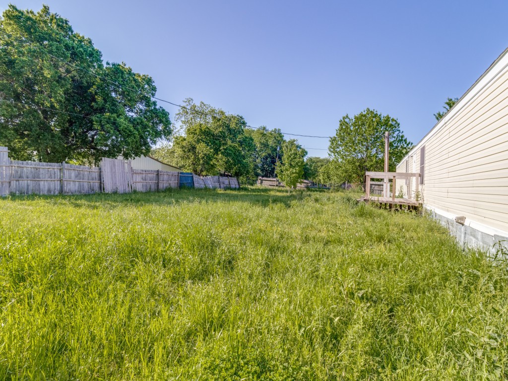 105 N Commerce Street