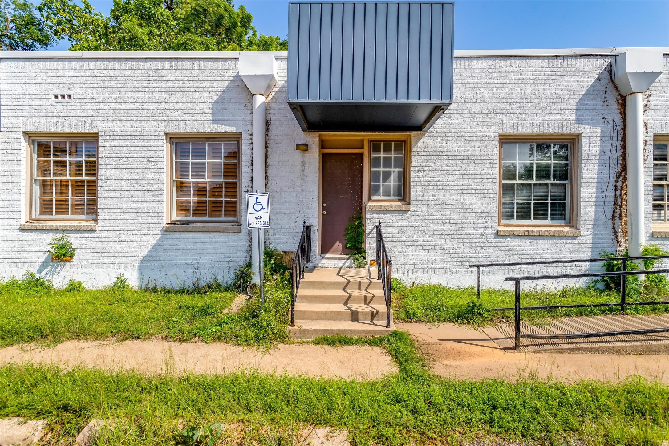 214 N Caddo Street