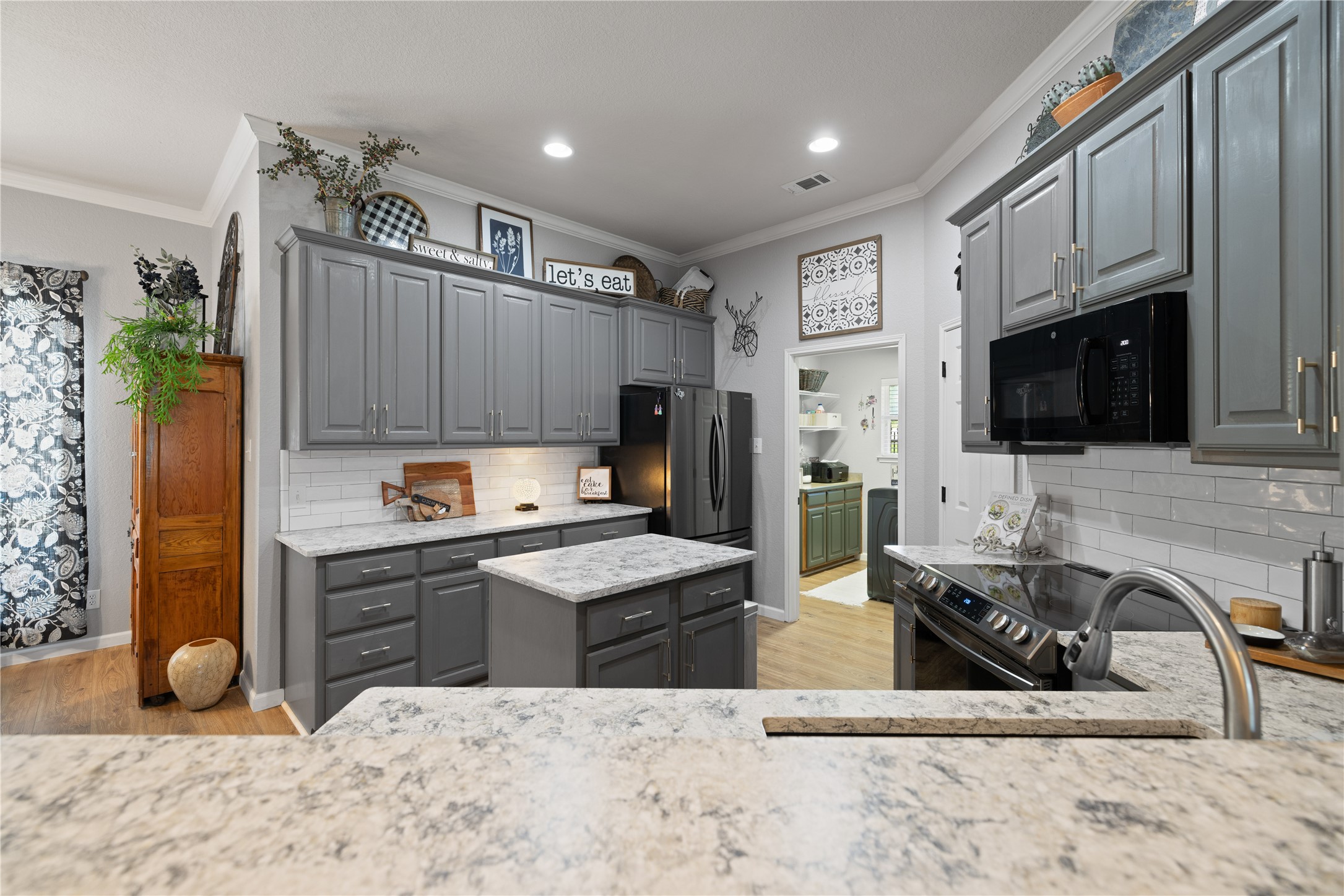 927 White Marlin Drive
