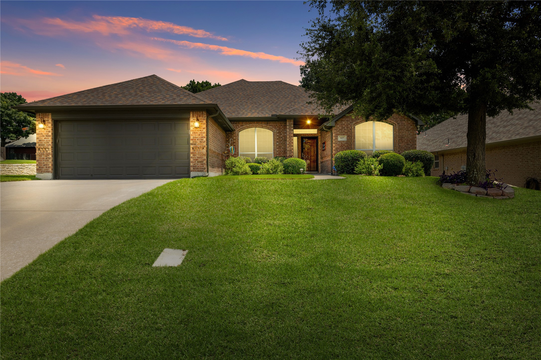 927 White Marlin Drive