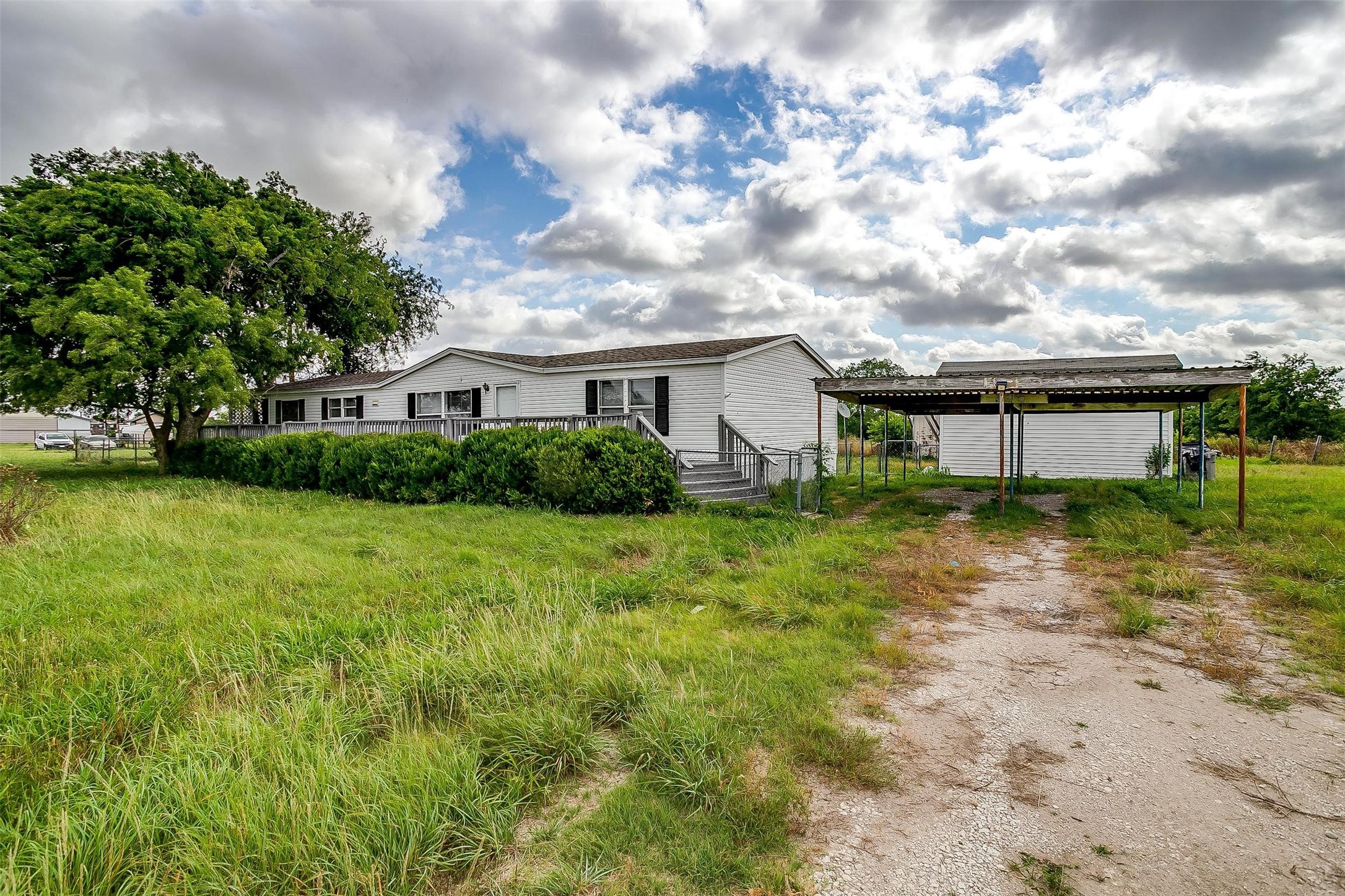 183 Private Road 4434