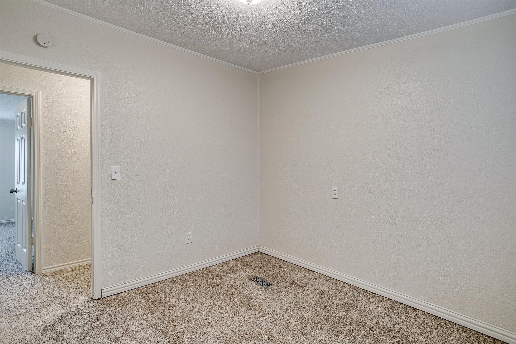1816 Lariat Lane