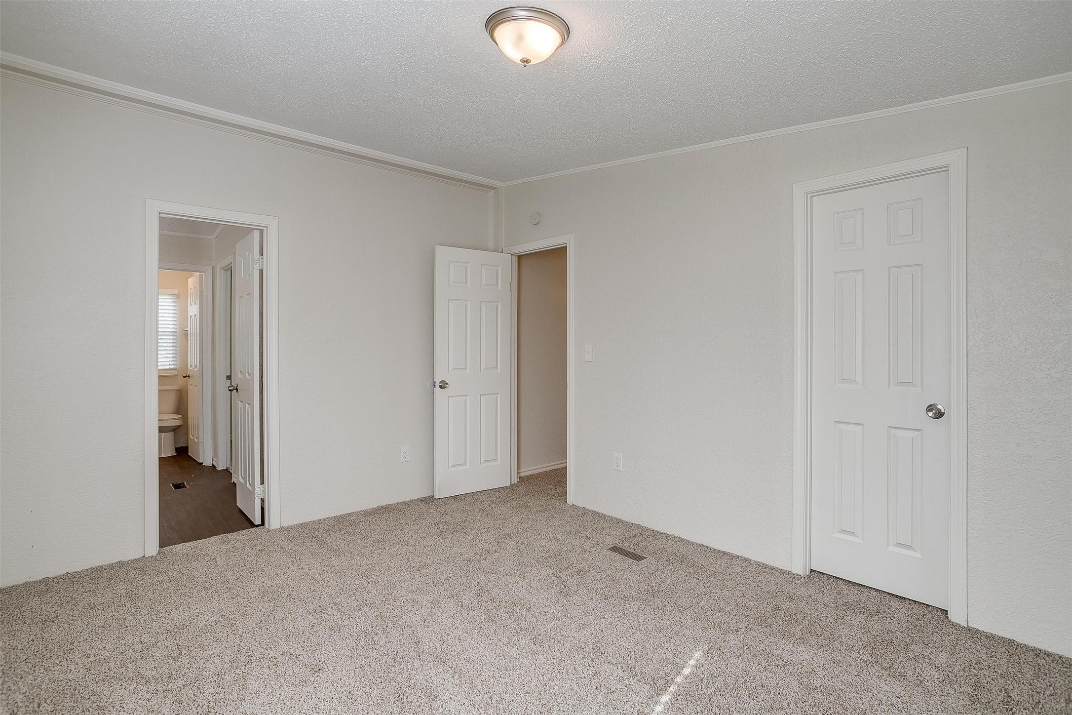 1816 Lariat Lane