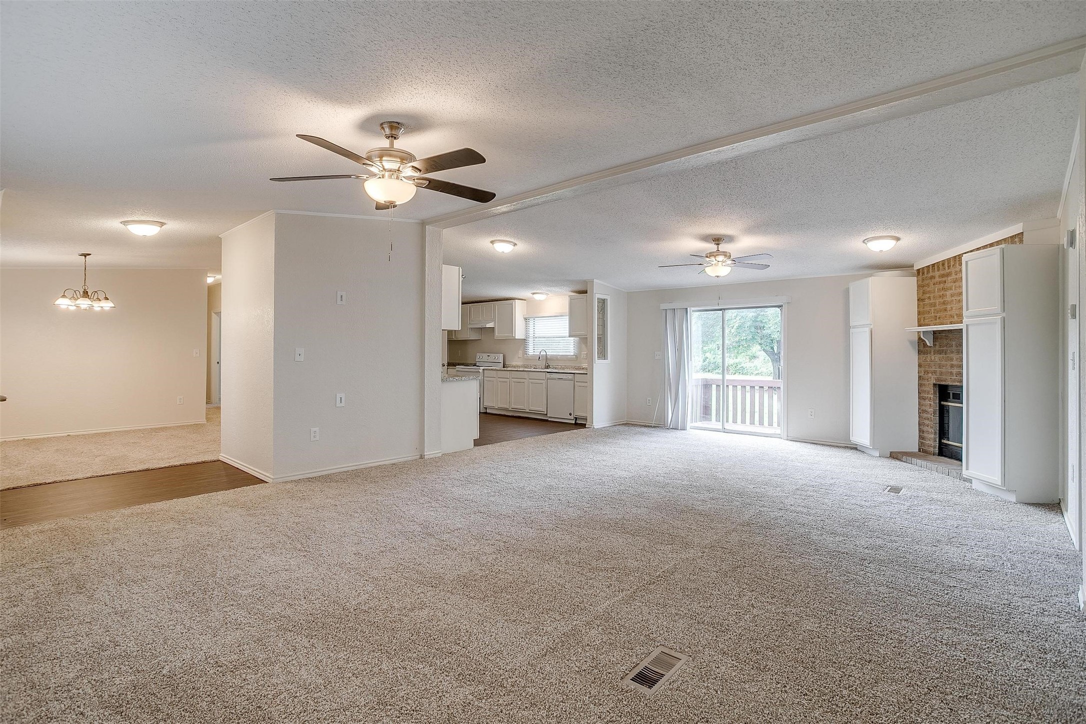 1816 Lariat Lane