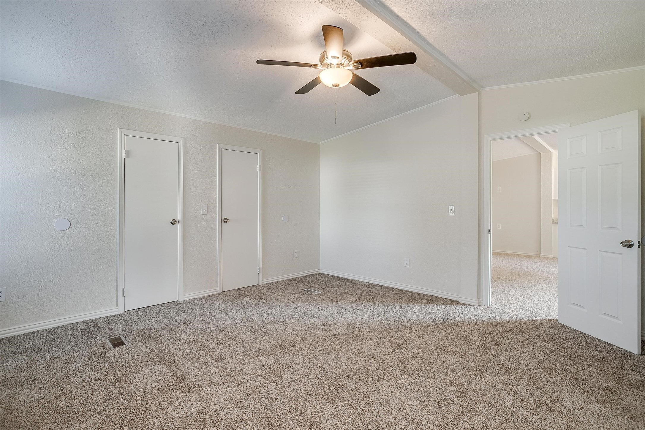 1816 Lariat Lane