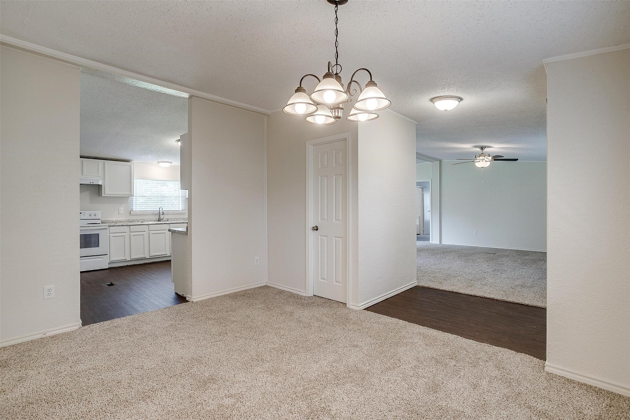 1816 Lariat Lane