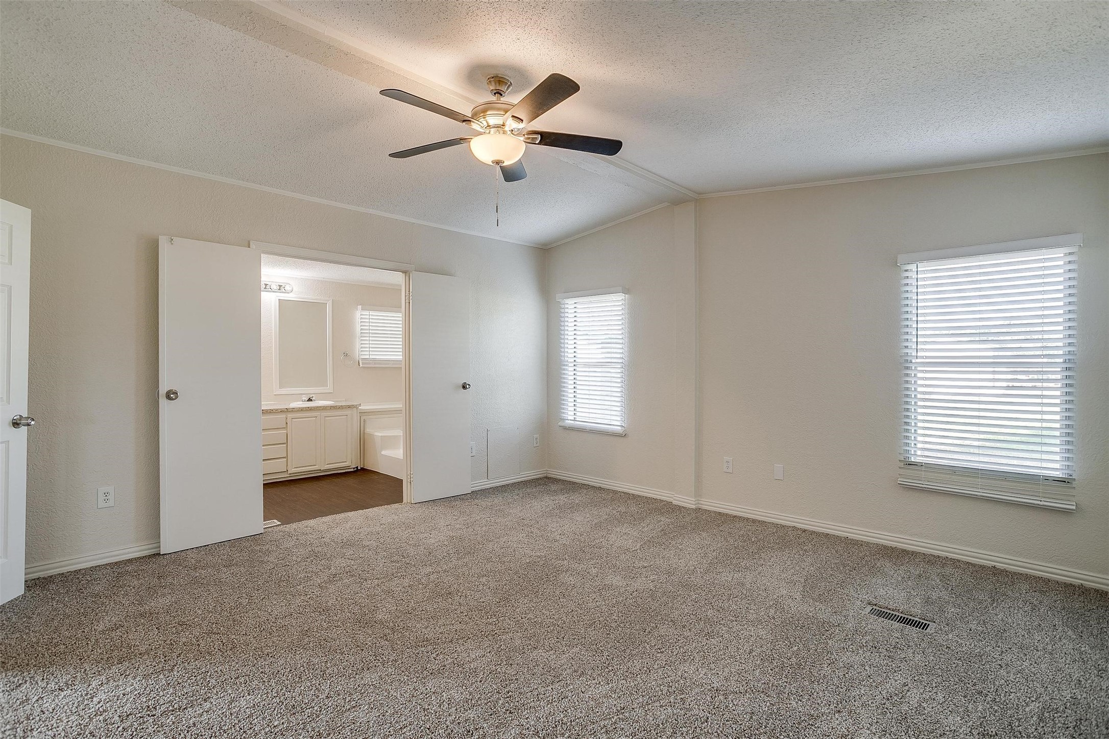 1816 Lariat Lane