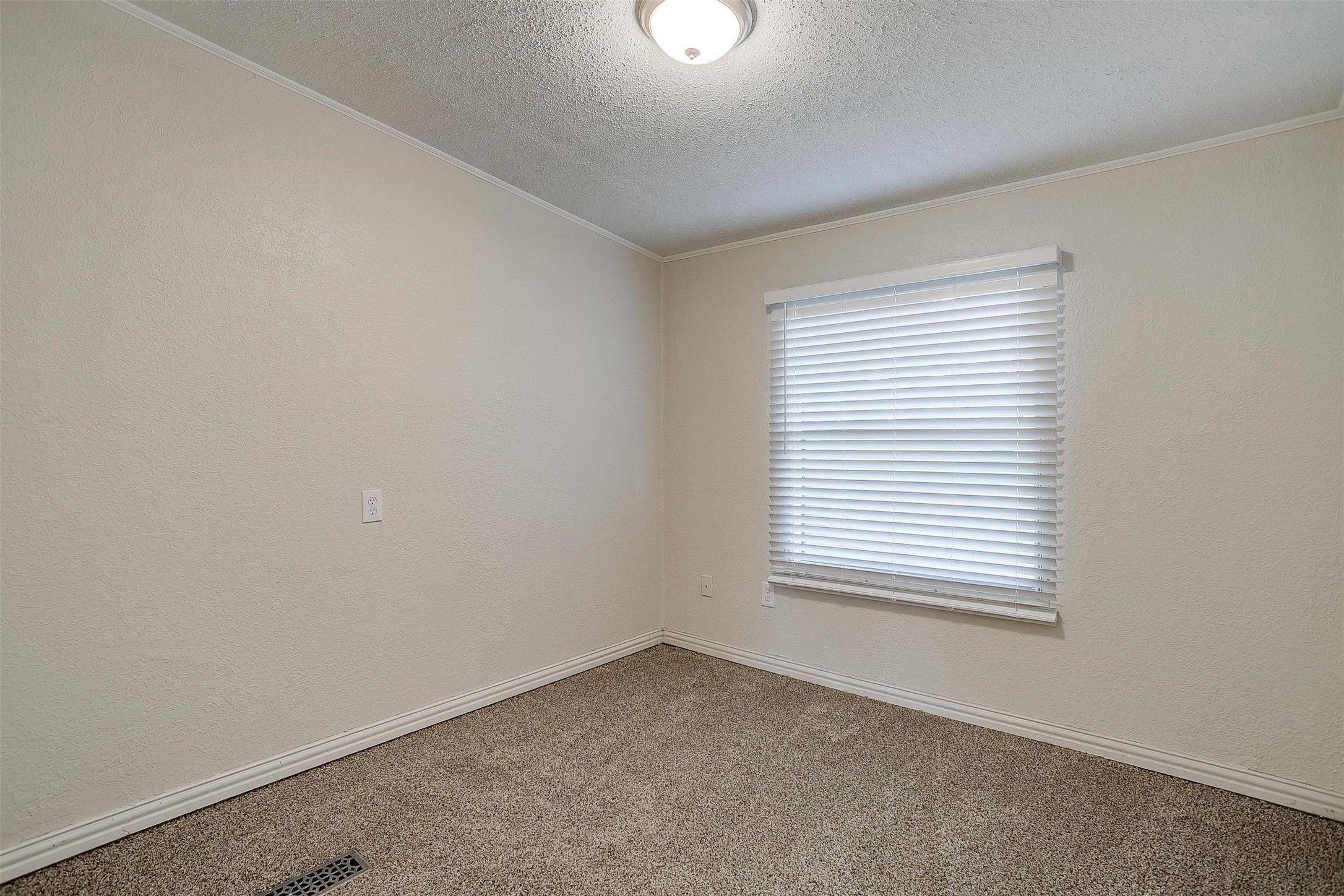 1816 Lariat Lane