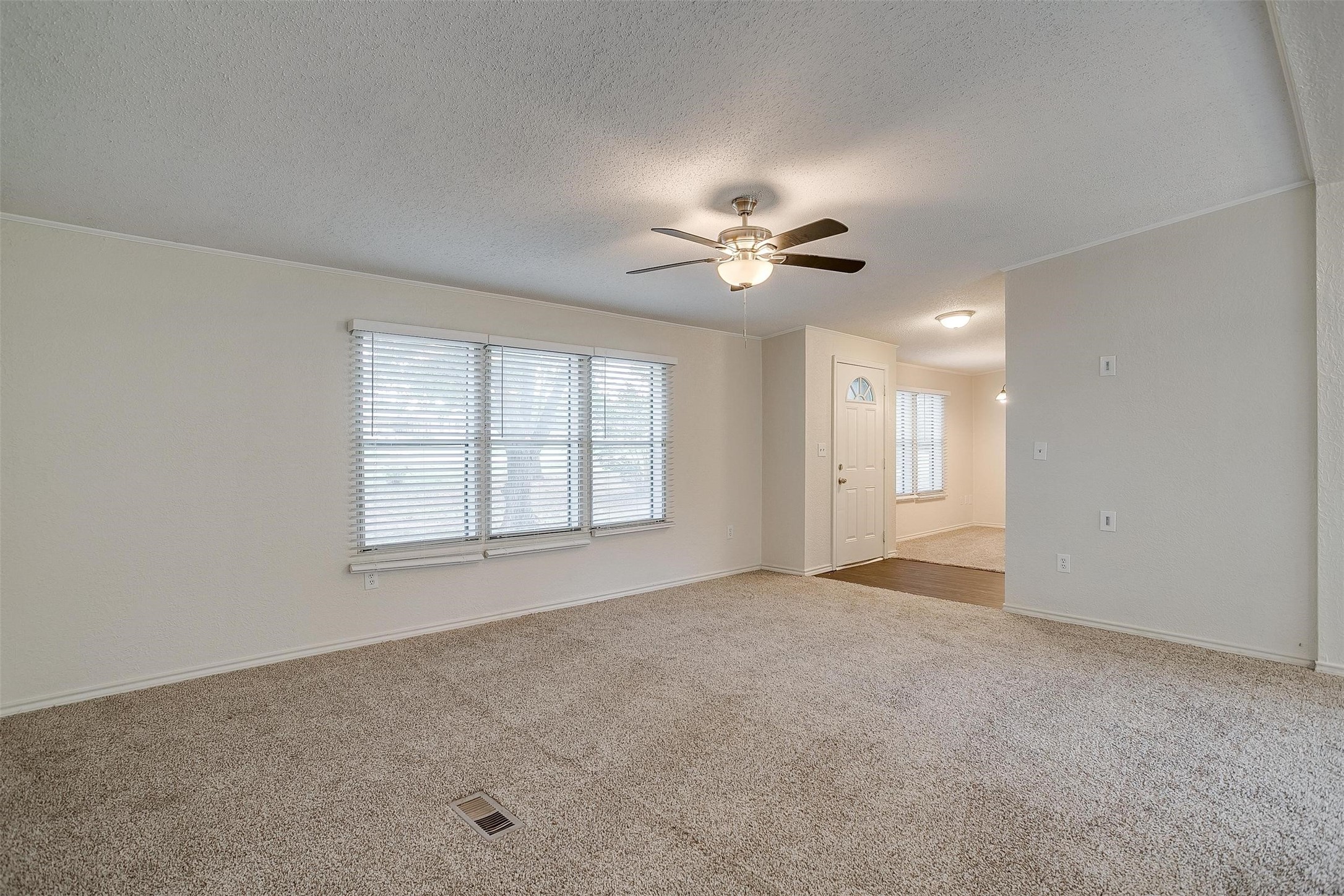 1816 Lariat Lane